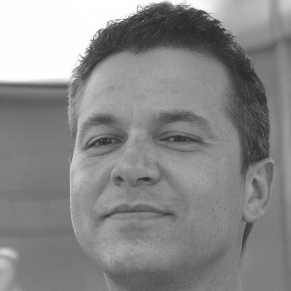 Retrato de participante que mejoró su gestión financiera